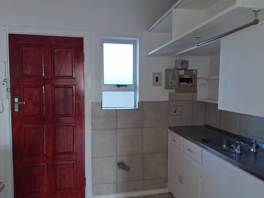 To Let 1 Bedroom Property for Rent in Quigney Eastern Cape